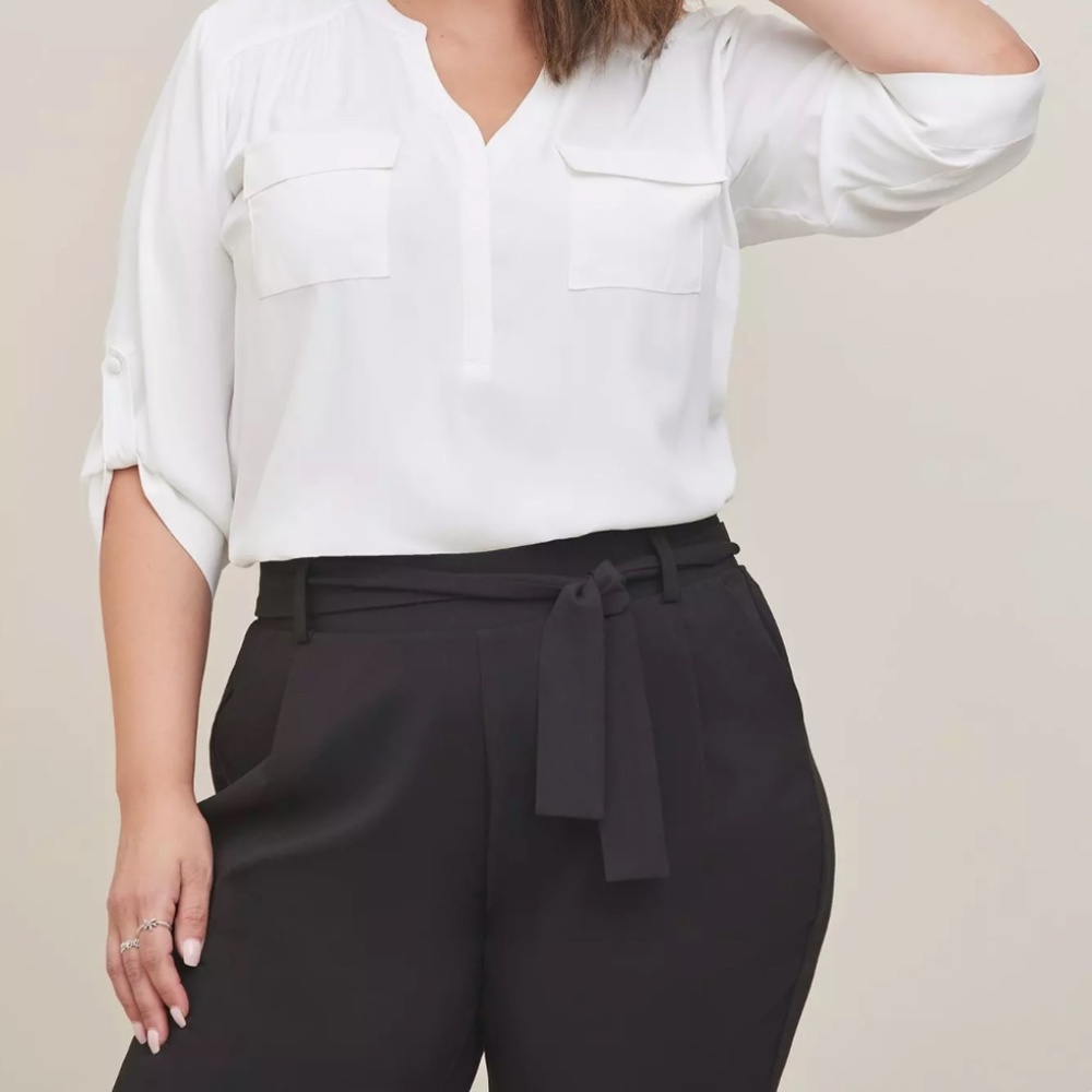 Studio by Torrid Black High Waisted Paperbag Pants Size 2